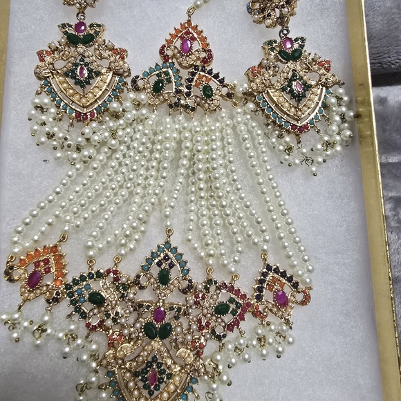 Indian/Pakistan jwellery - Picture 9 of 13